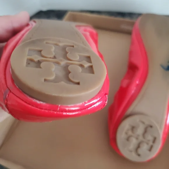 Tory Burch Patent Leather Flat Shoes size 8.5 M. - Picture 13 of 14